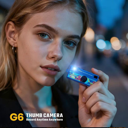 Retro 1984 Thumb Camera Mini Keychain
